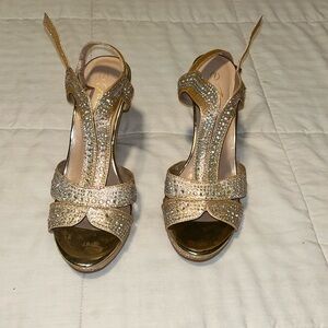 Zapatillas forever color dorado con brillos size 7